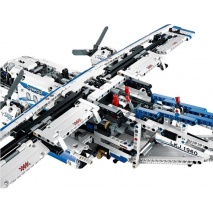 Конструктор LEGO Technic Грузовой самолет 42025